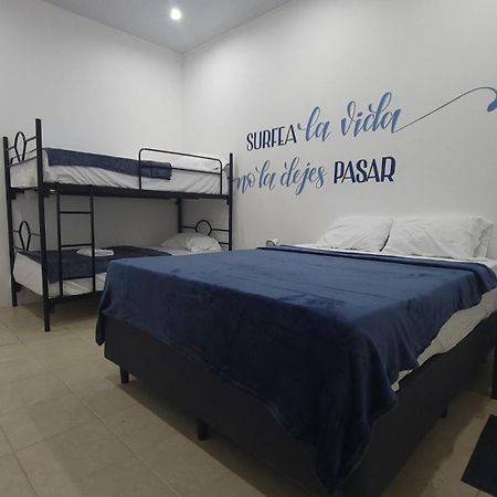 Surfo House Hotel & Hostel Tamarindo Dış mekan fotoğraf