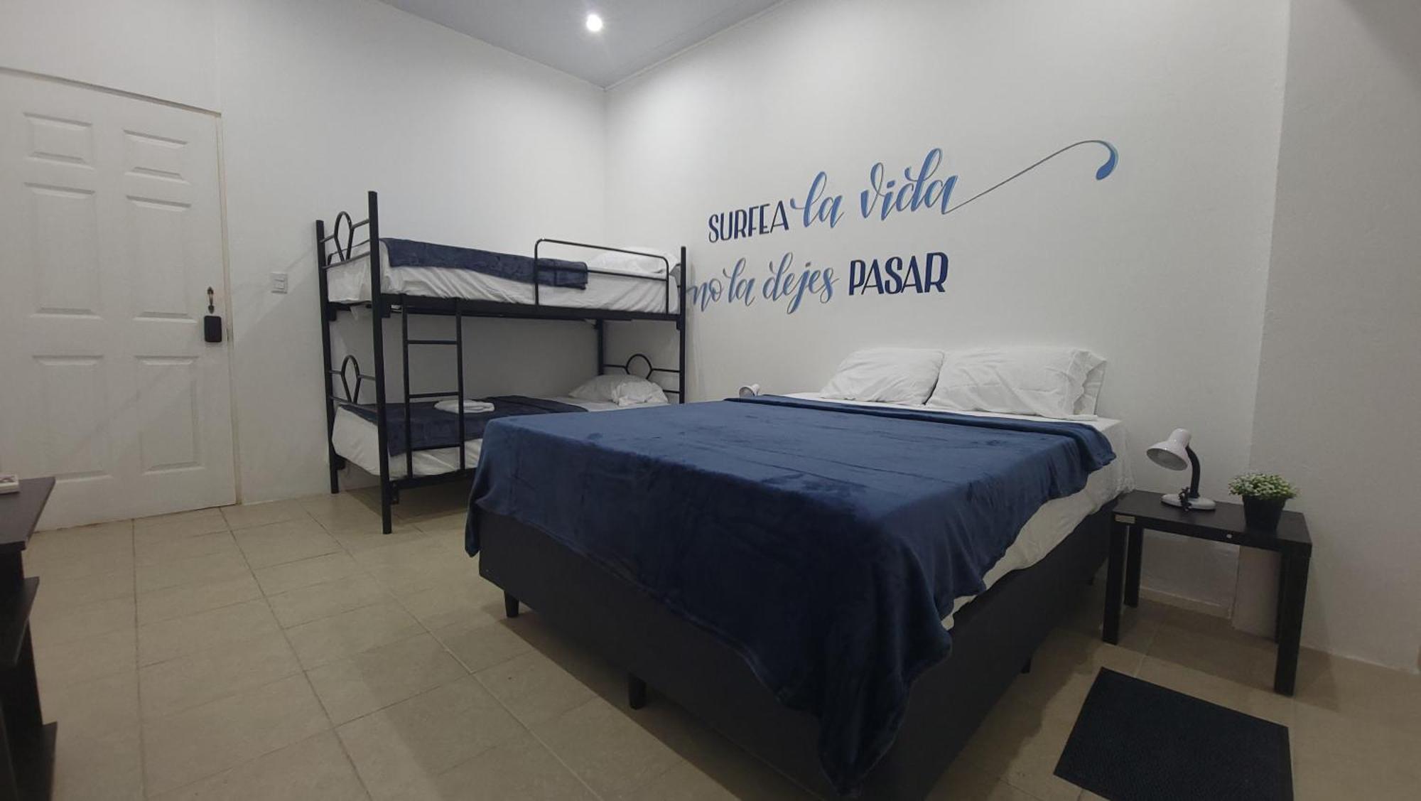 Surfo House Hotel & Hostel Tamarindo Dış mekan fotoğraf