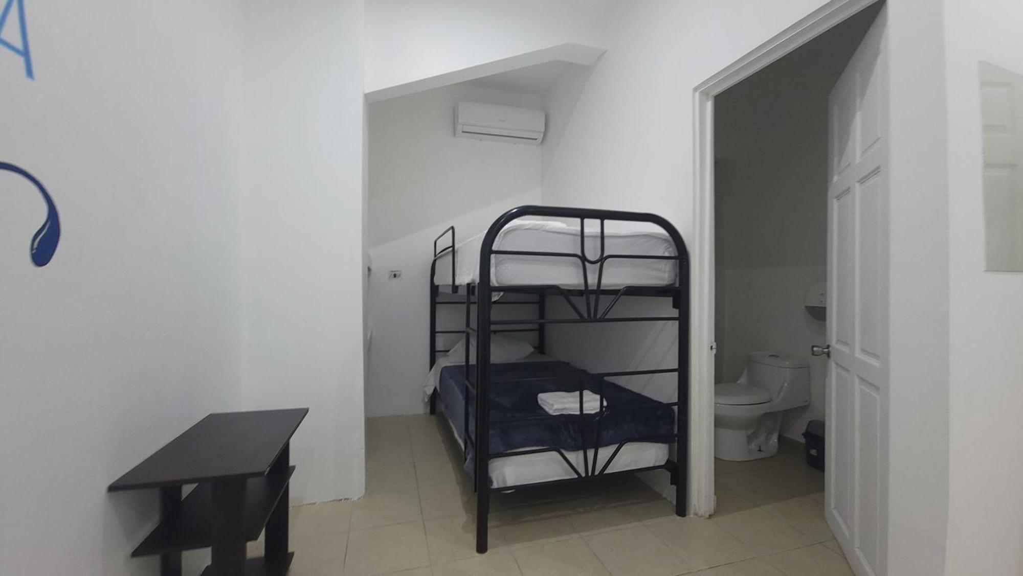 Surfo House Hotel & Hostel Tamarindo Dış mekan fotoğraf
