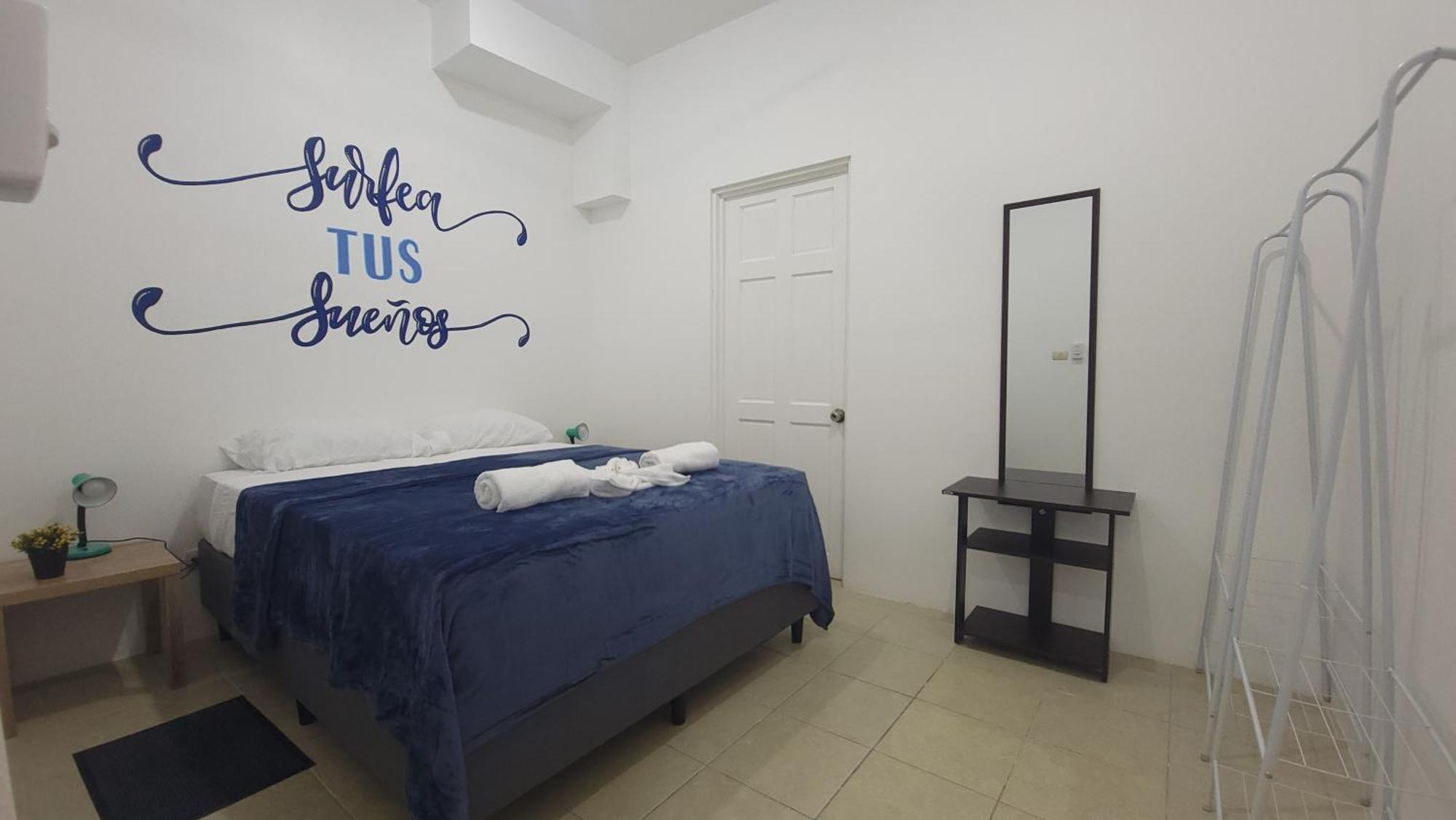 Surfo House Hotel & Hostel Tamarindo Dış mekan fotoğraf