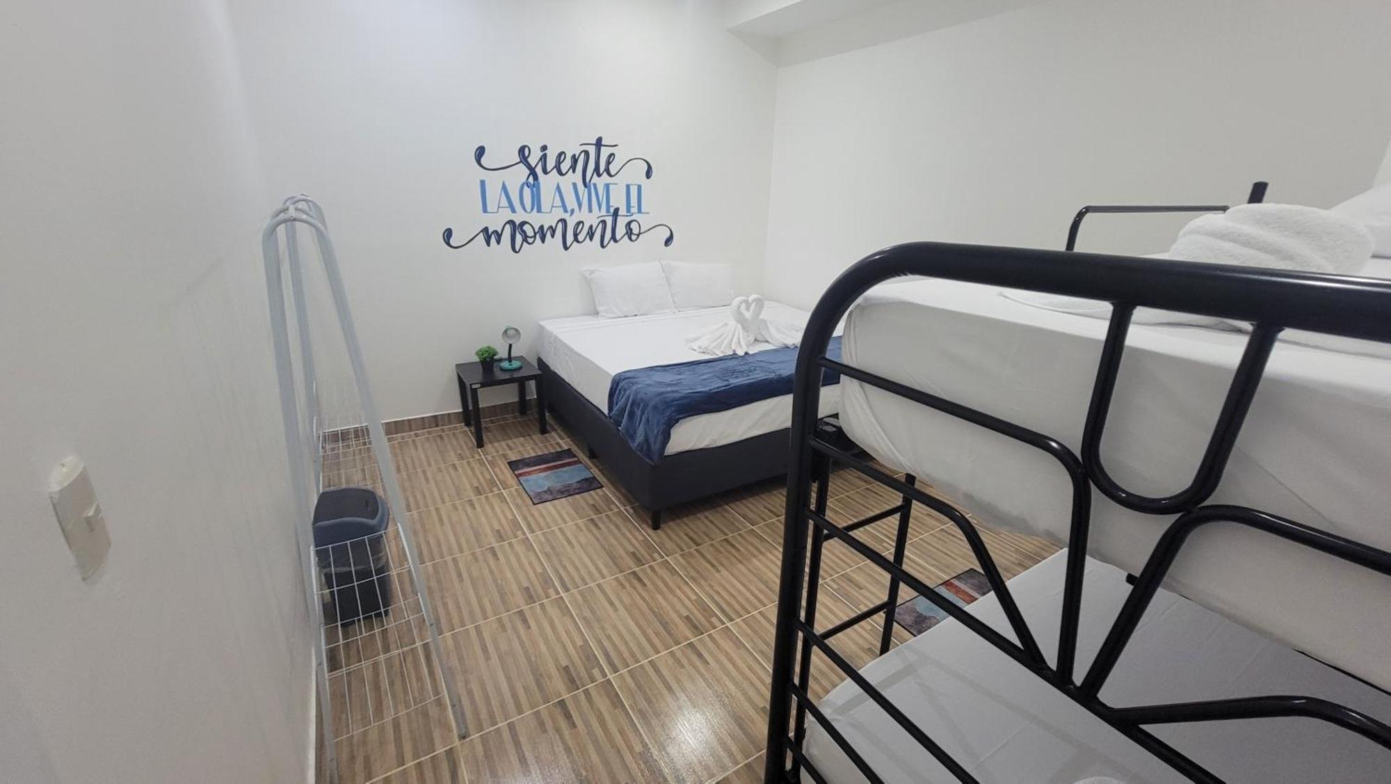Surfo House Hotel & Hostel Tamarindo Dış mekan fotoğraf