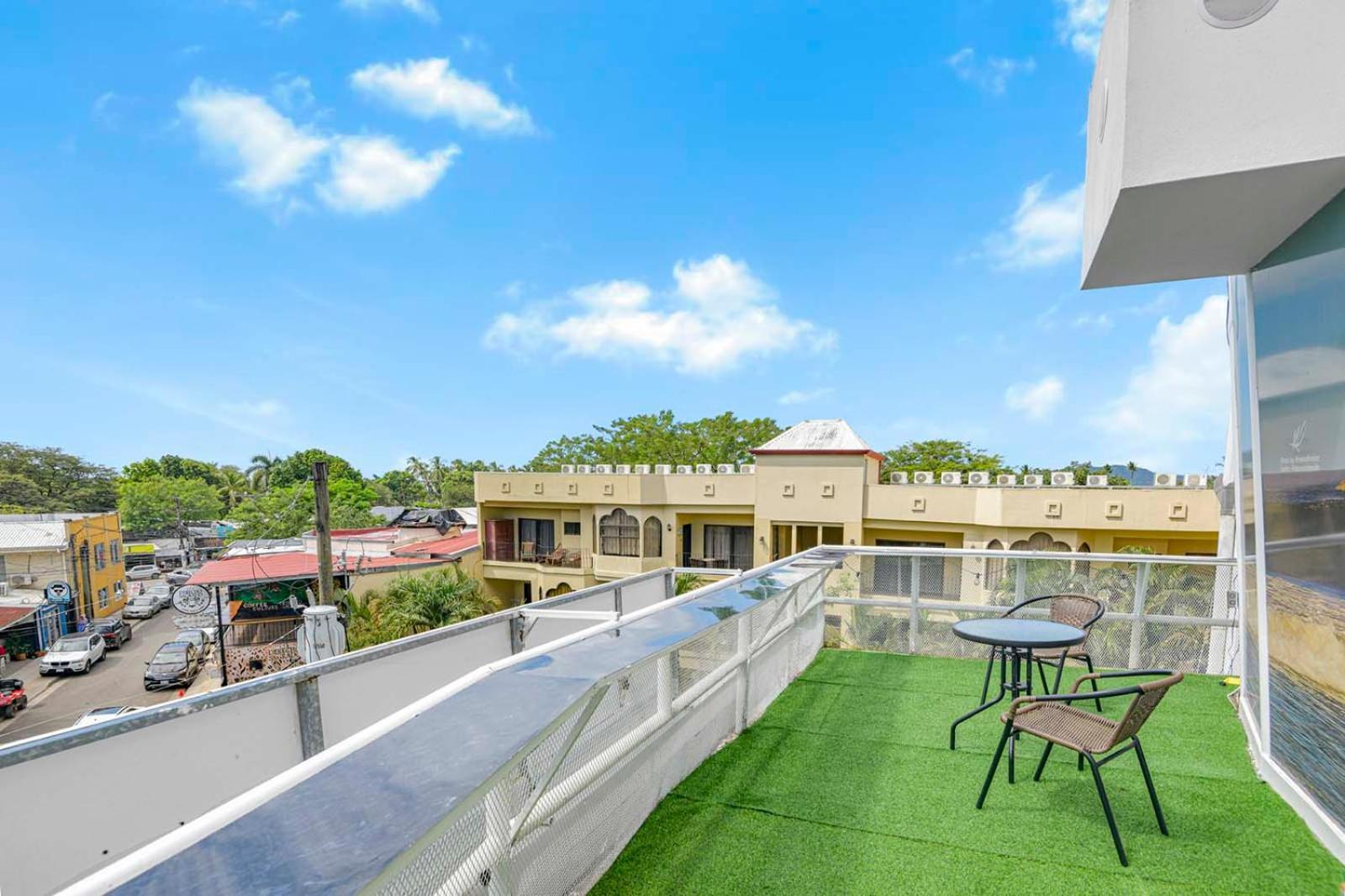 Surfo House Hotel & Hostel Tamarindo Dış mekan fotoğraf