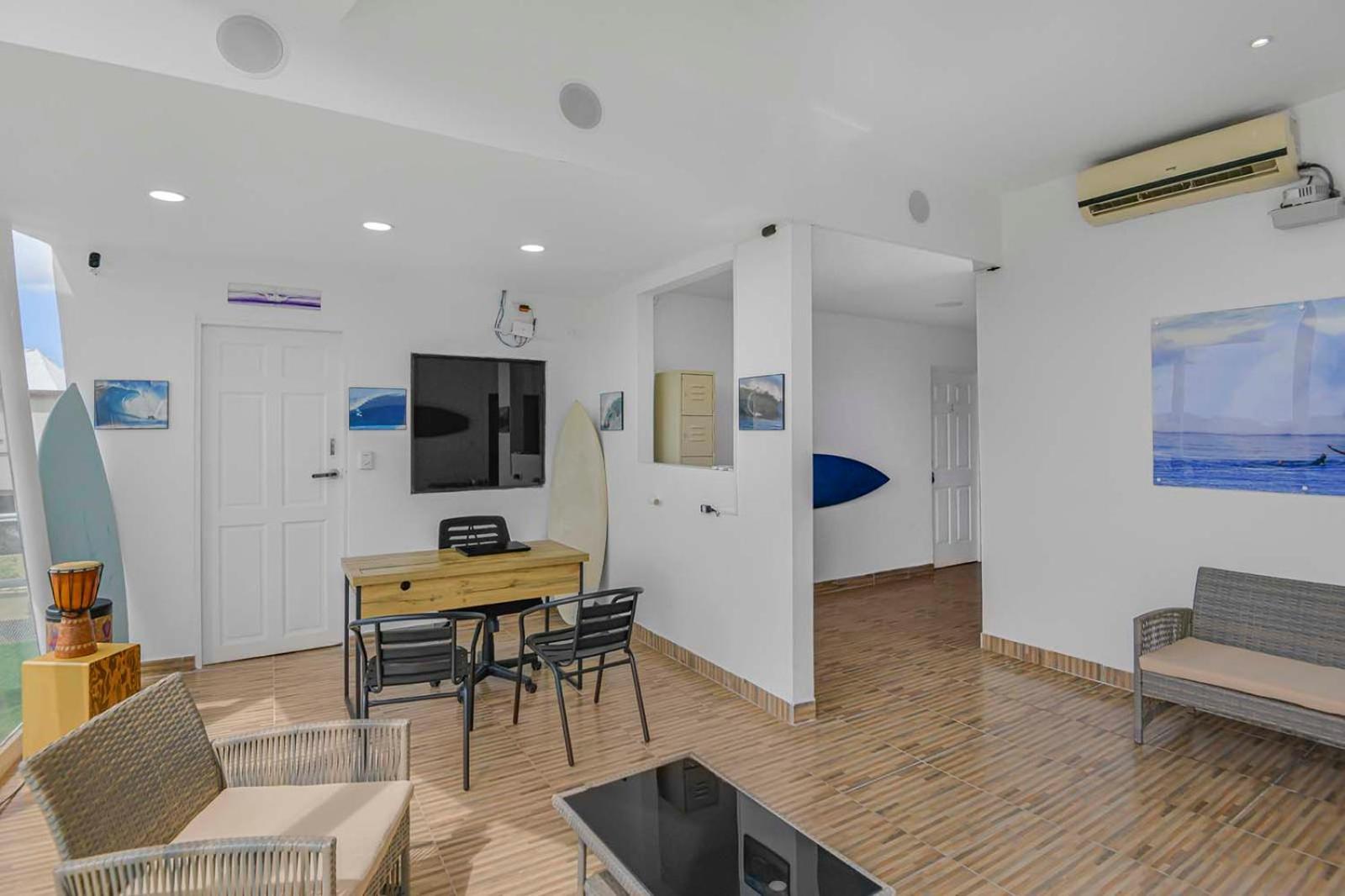 Surfo House Hotel & Hostel Tamarindo Dış mekan fotoğraf