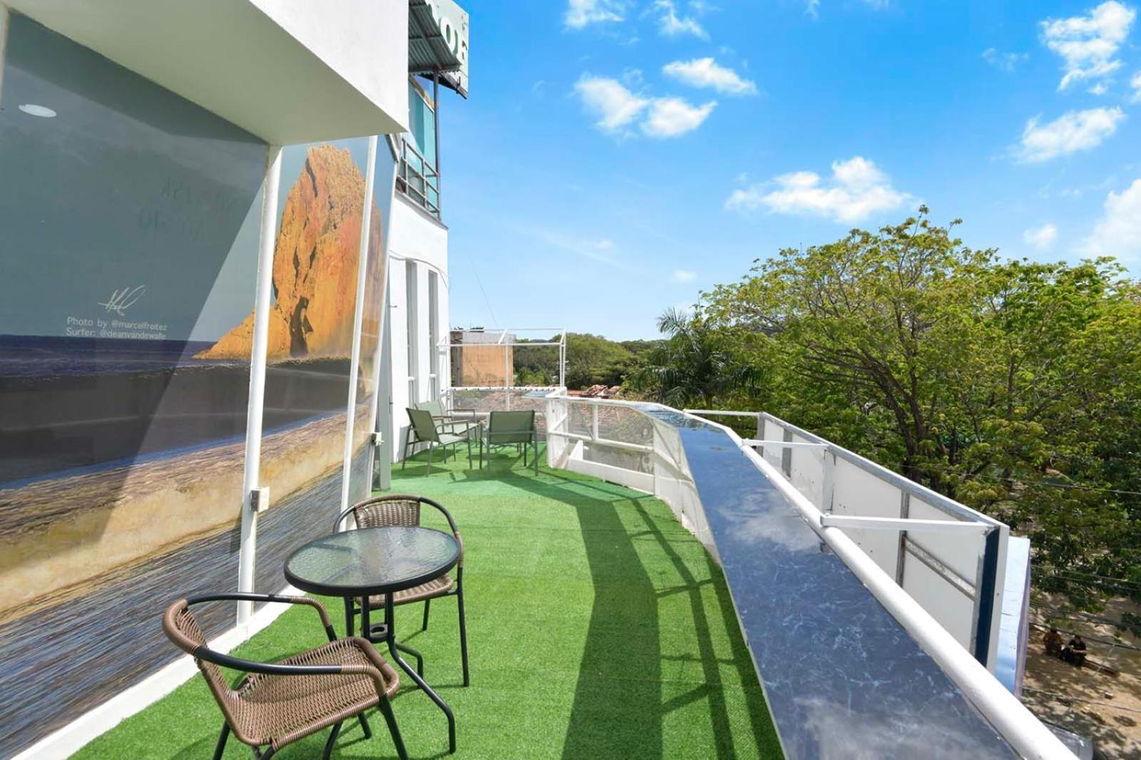Surfo House Hotel & Hostel Tamarindo Dış mekan fotoğraf